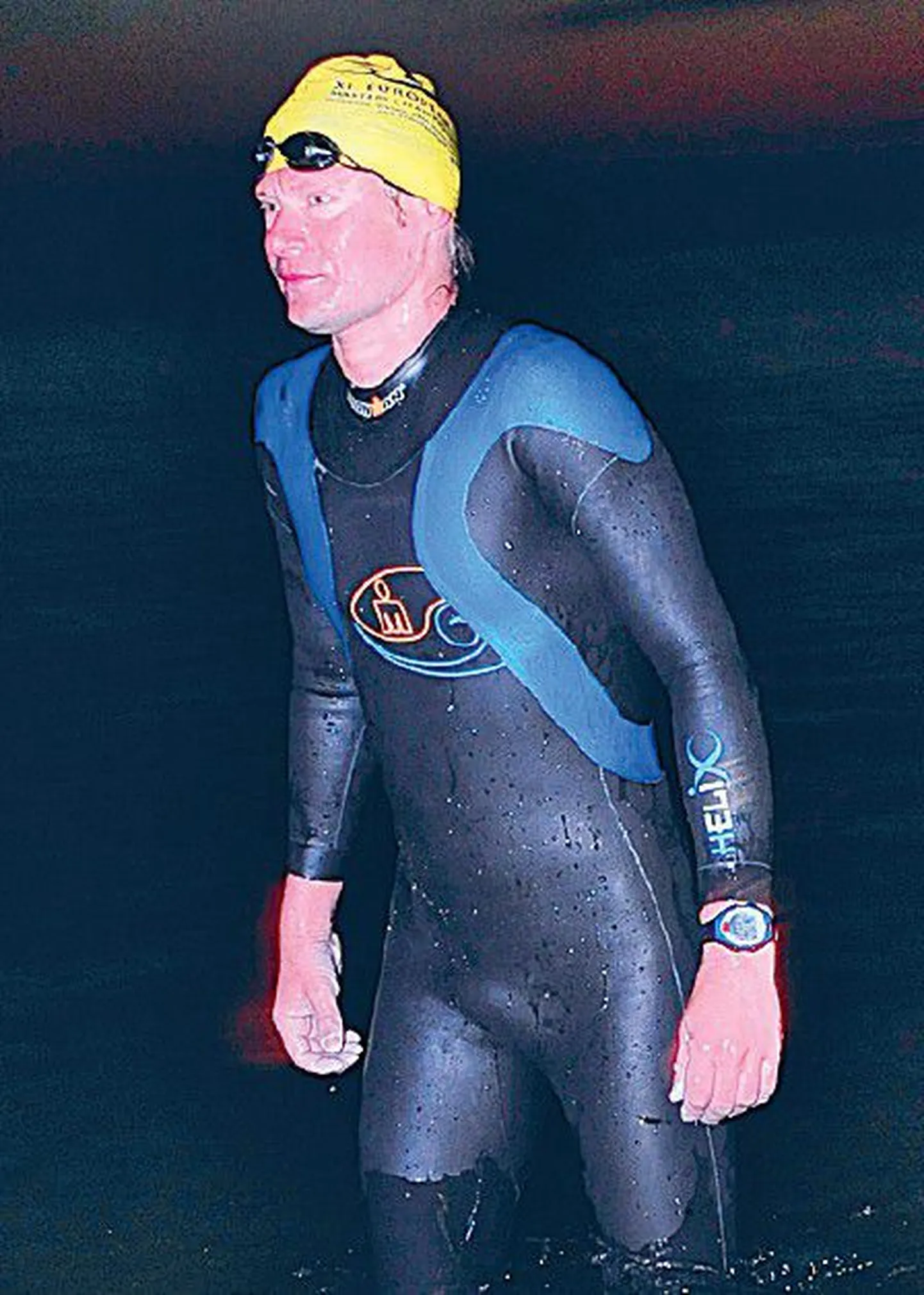 Bruno Nopponen sumas pärast pikka ujumist Suurupi randa veidi pärast kella ühte öösel, ...