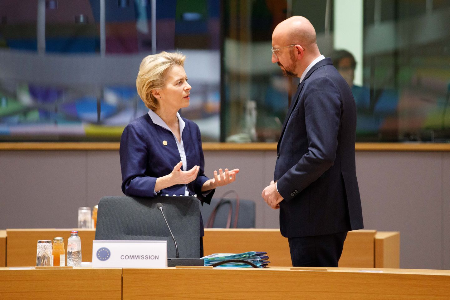 Euroopa Komisjoni president Ursula von der Leyen (vasakul) ja Euroopa Ülemkogu alaline eesistuja Charles Michel