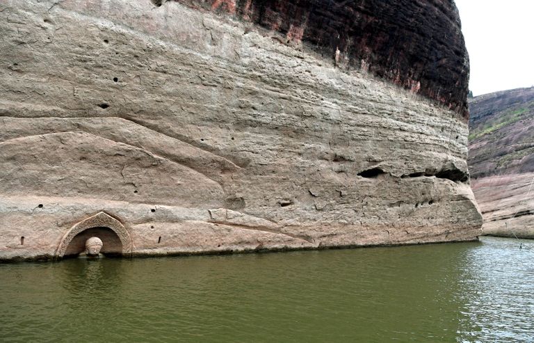 Hiinas leiti veehoidlast buda kuju, mille vanus võib olla 600 aastat