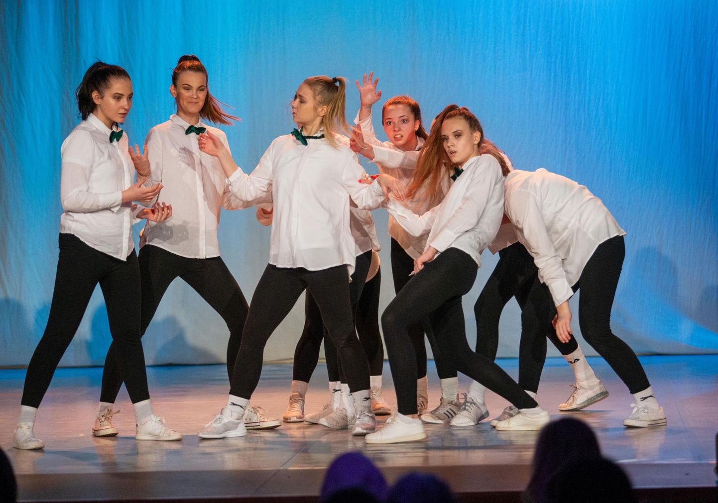Viljandist pääses Koolitantsu finaalvõistlusele seitse tantsutruppi. Finaalkontserdid toimuvad kolmandat kevadet järjest Eestimaa südames Paides.
 