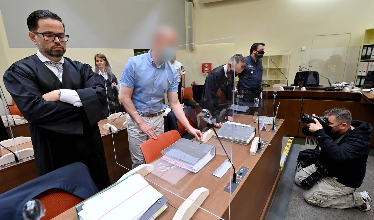 Saksamaa meedia andmetel võib Mark Schmidt (hägustatud) minna neljaks kuni kuueks aastaks reaalselt trellide taha.