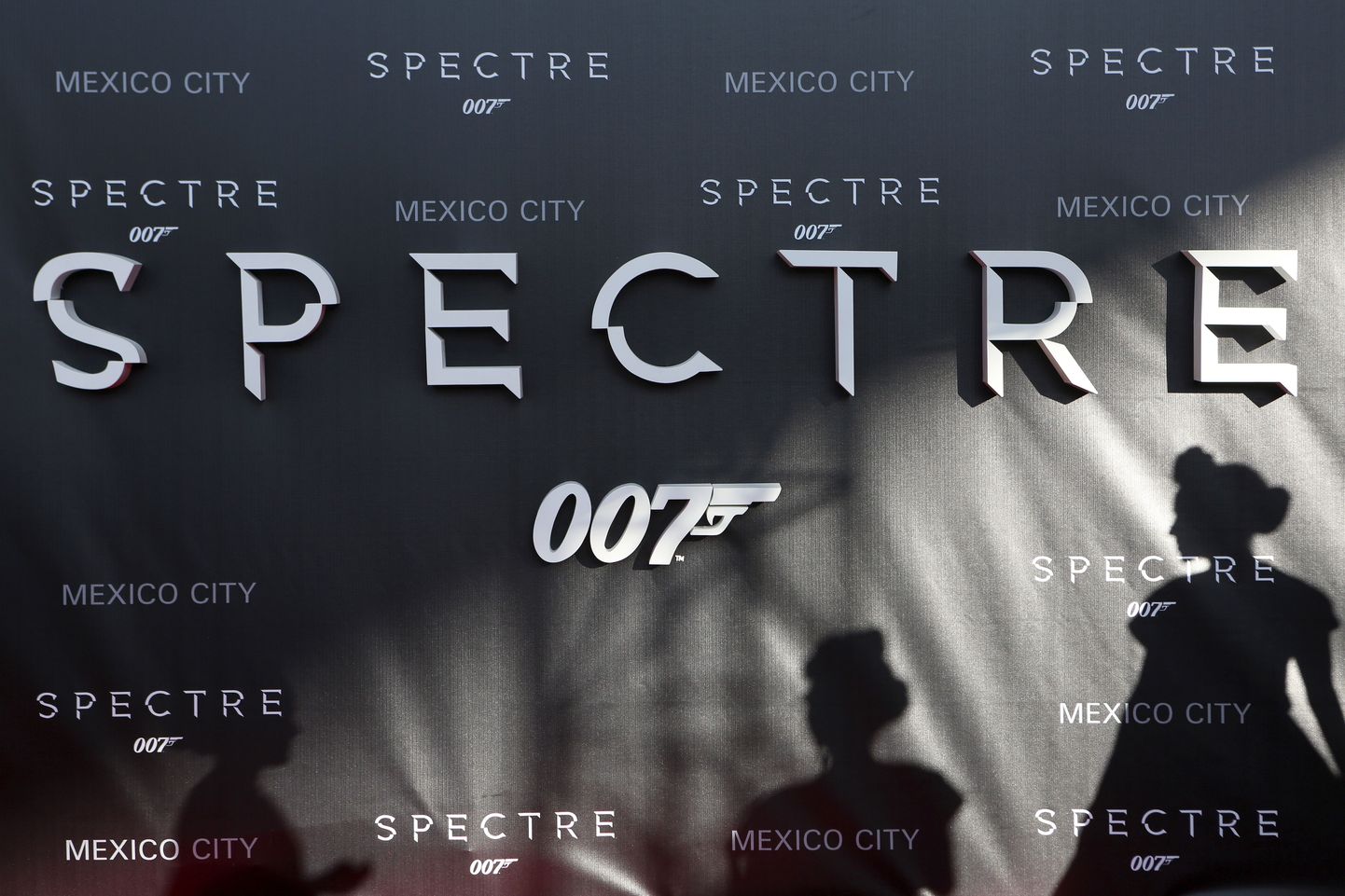 Tantsiate varjud 007:Spectre esietendsuel Mexico City's