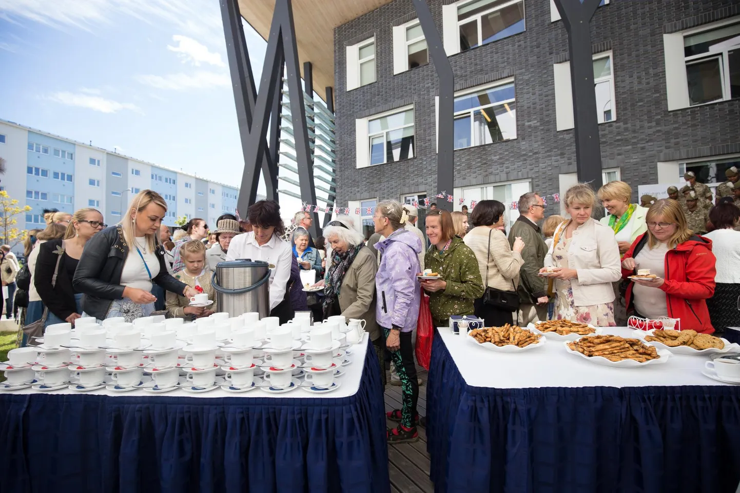 Teejoomine leidis aset Rakvere linnavalitsuse terrassil.