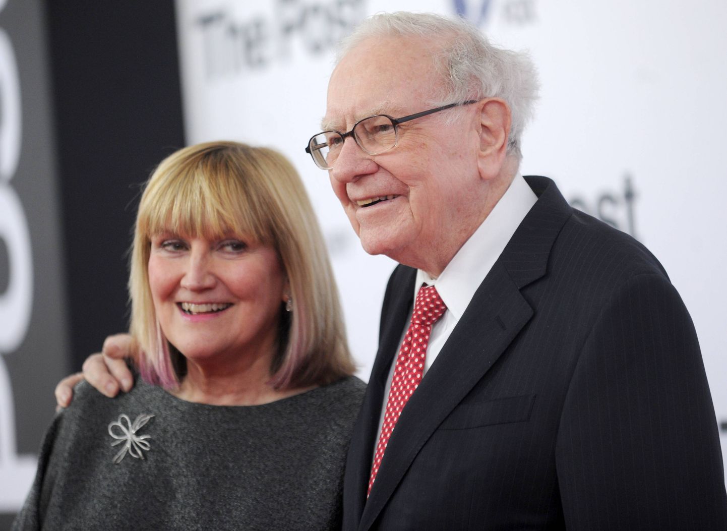 Maailma üks jõukamaid inimesi Warren Buffett ja tema tütar Susan Buffett on lubanud peaaegu kogu vara heategevuseks annetada.