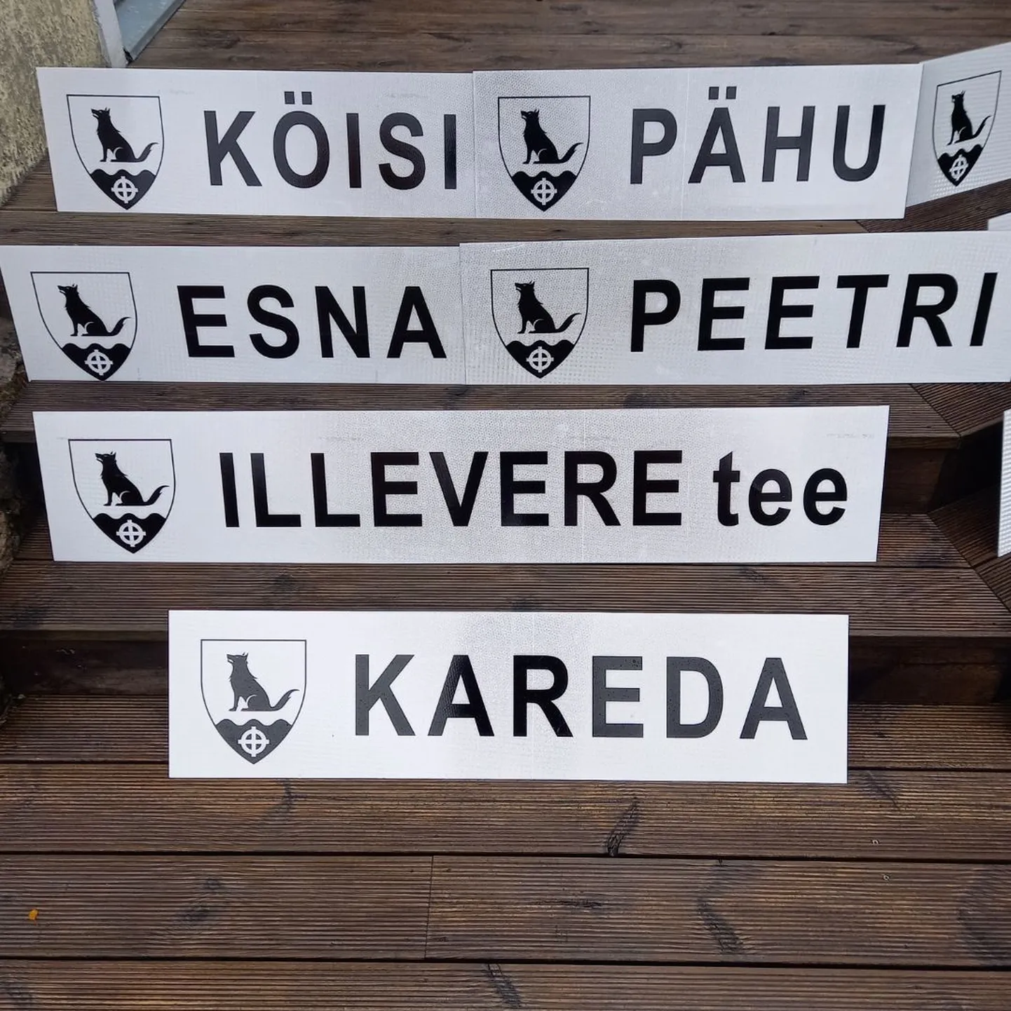 Uued bussipeatuse sildid tulevad Järva valla vapiga.
