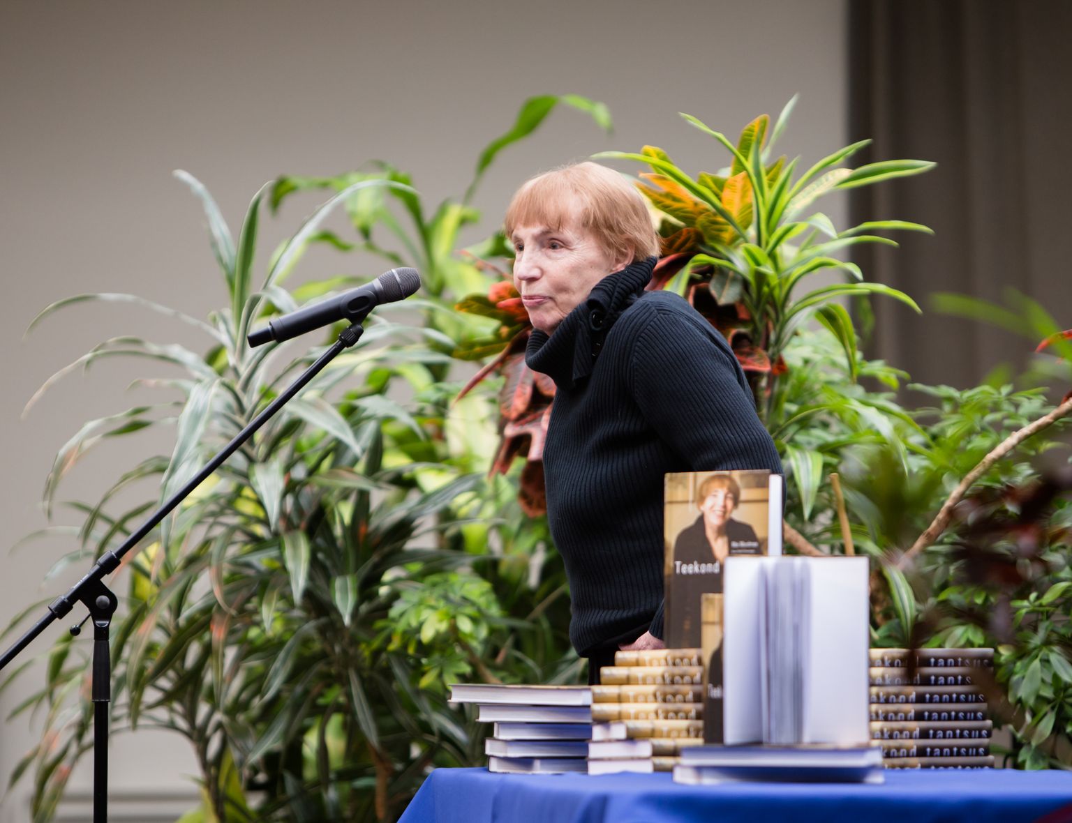 Mai Murdmaa oma raamatu esitlusel Estonia talveaias 22.03.2018.