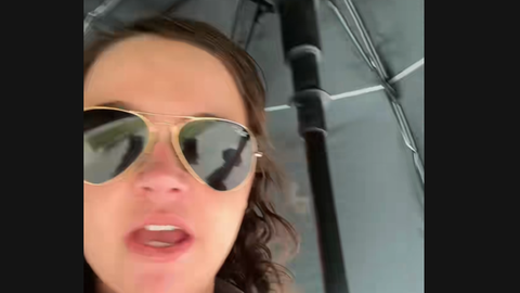 Kā dzīvo sieviete, kurai ir alerģija no saules?