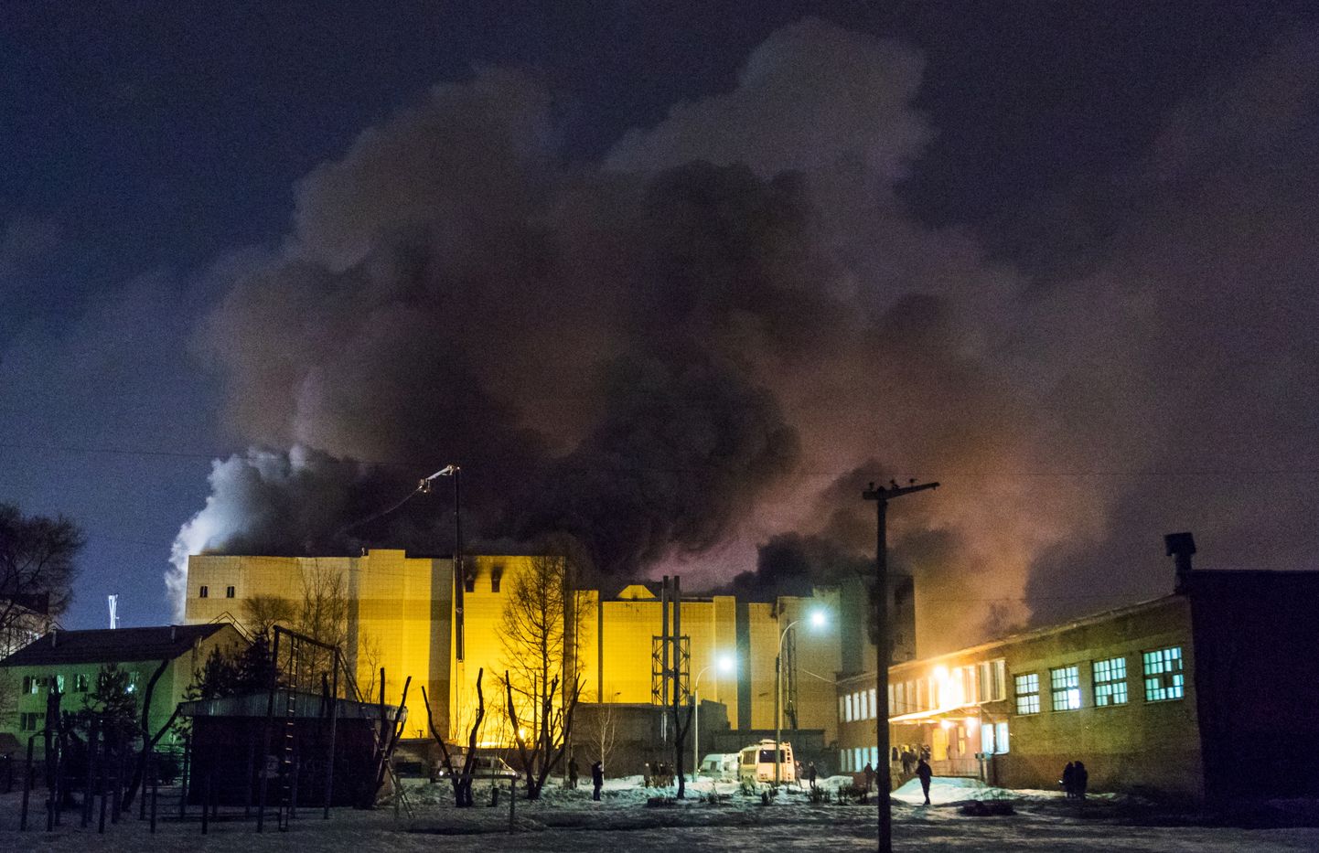 Пожар в торговом центре в Кемерове.