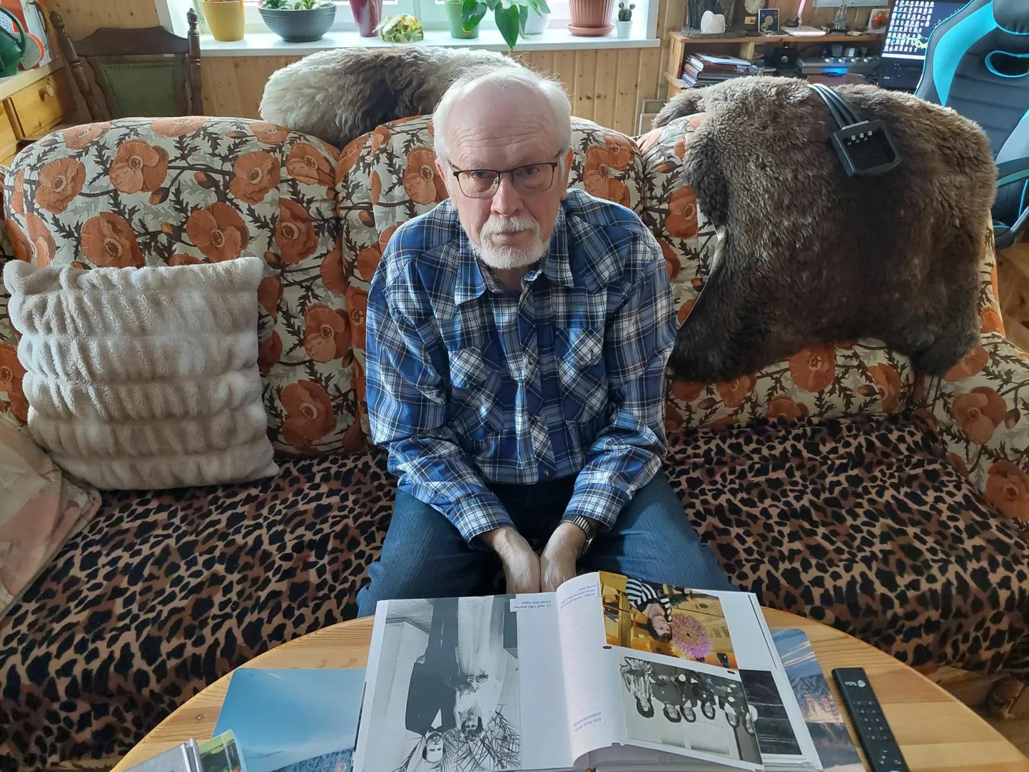 Jüri Varik jääb oma naist alati igatsema. Pildil on fotoalbum, kus on Jüri ja Anu Variku pulmapilt näha.