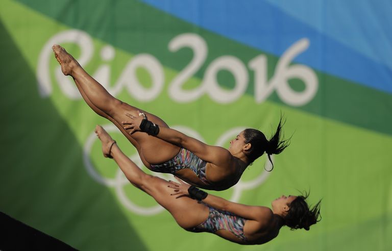 Brasiilia vettehüppajad Giovanna Pedroso ja Ingrid Oliveira