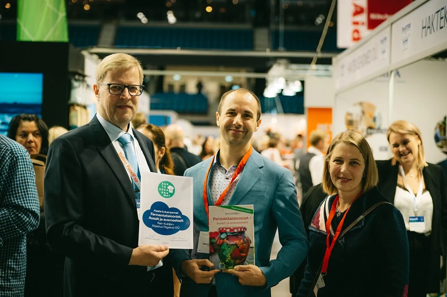 Aasta Kokaraamat 2023 on Rain Kuldjärve «Fermentatsioonist. Ausalt ja avameelselt».