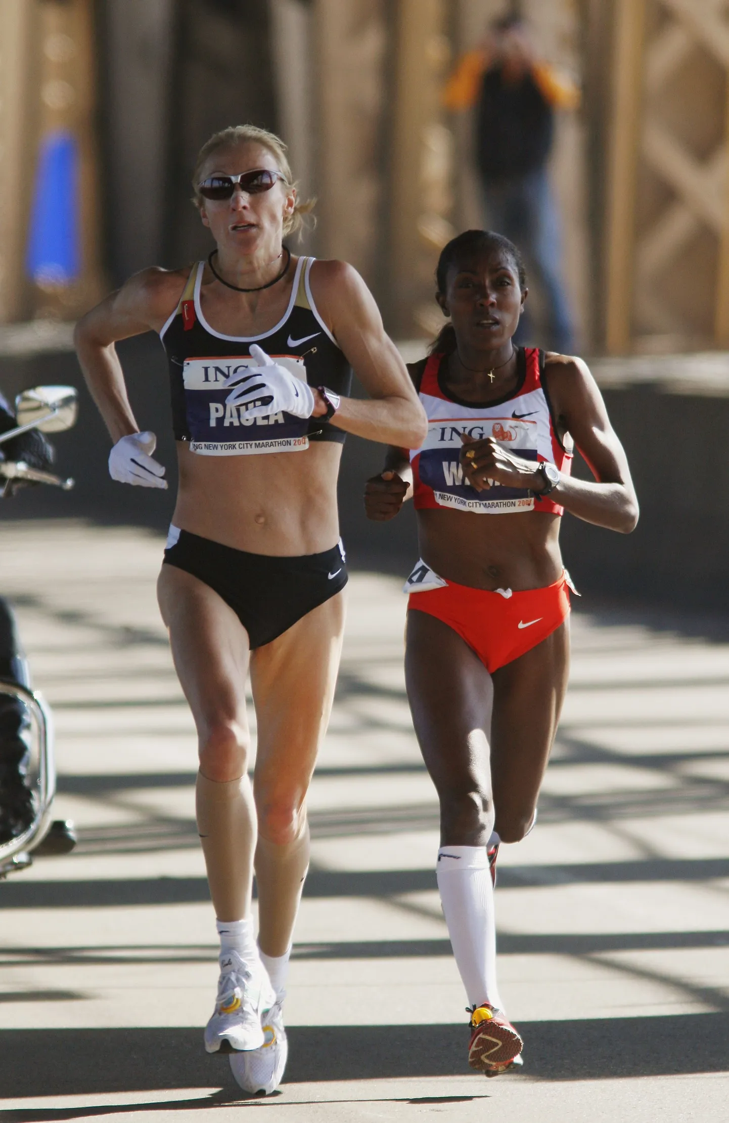 Maratonijooksjad Paula Radcliffe (vasakul)ja Gete Wami. Austraalia teadlaste sõnul aitavad probiootikumid tippsportlaste organismi tgevdada ja haigusi ennetada