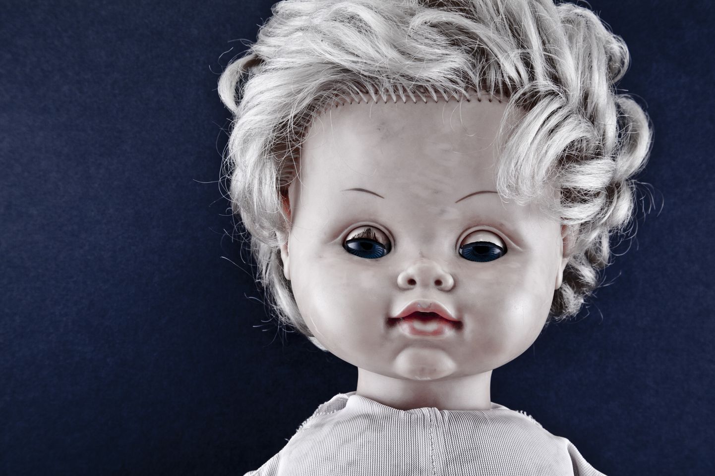Naine leidis lapsepõlvekodust õige hirmuäratava nuku.