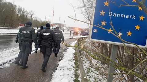 В Дании одобрен спорный закон: беженцев и мигрантов будут отправлять в третьи страны