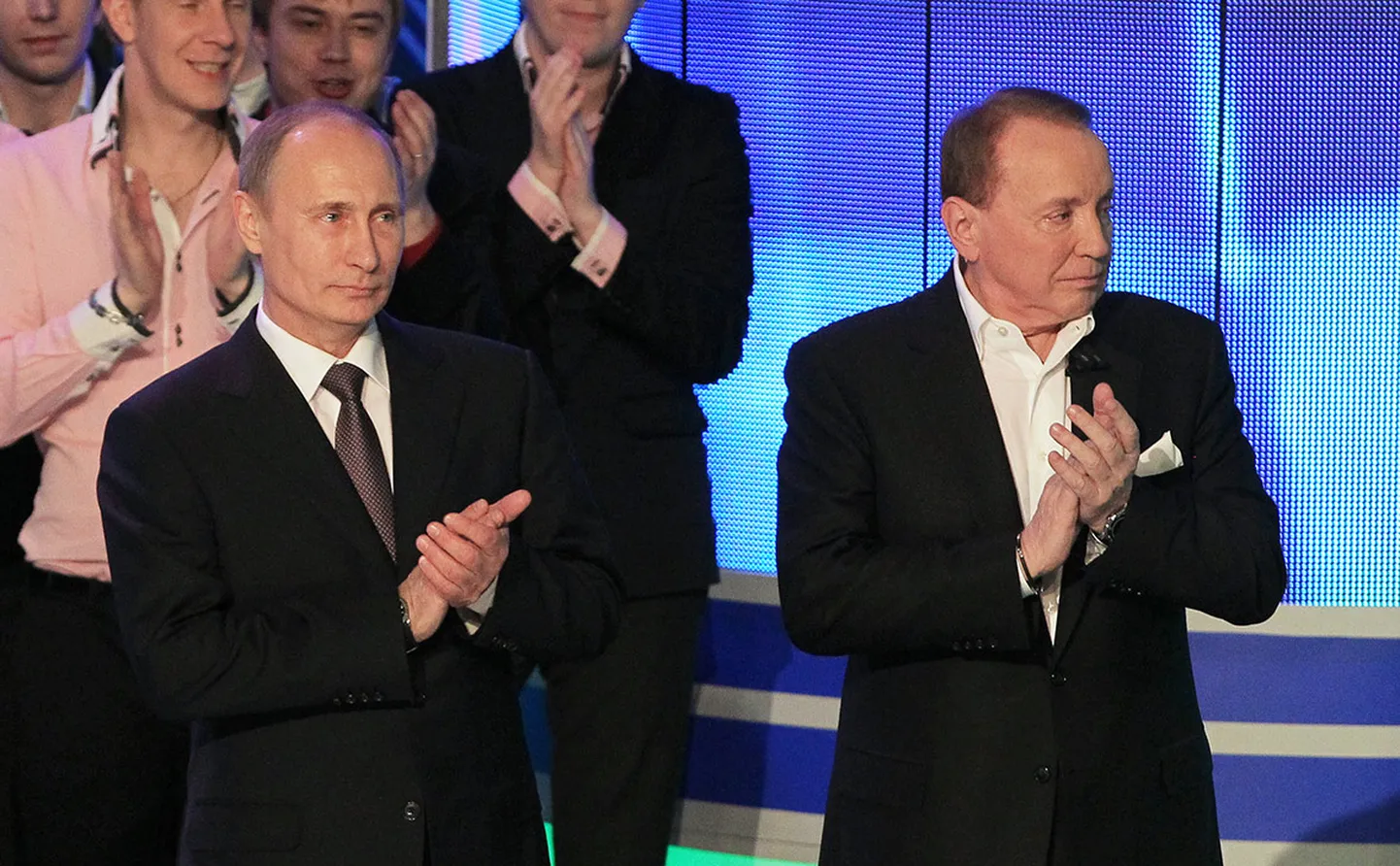 Несменный ведущий КВН Александр Масляков и российский диктатор Путин
