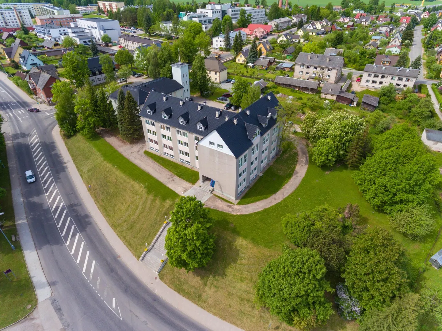 Põlva linnas asuv endine maavalitsuse hoone.