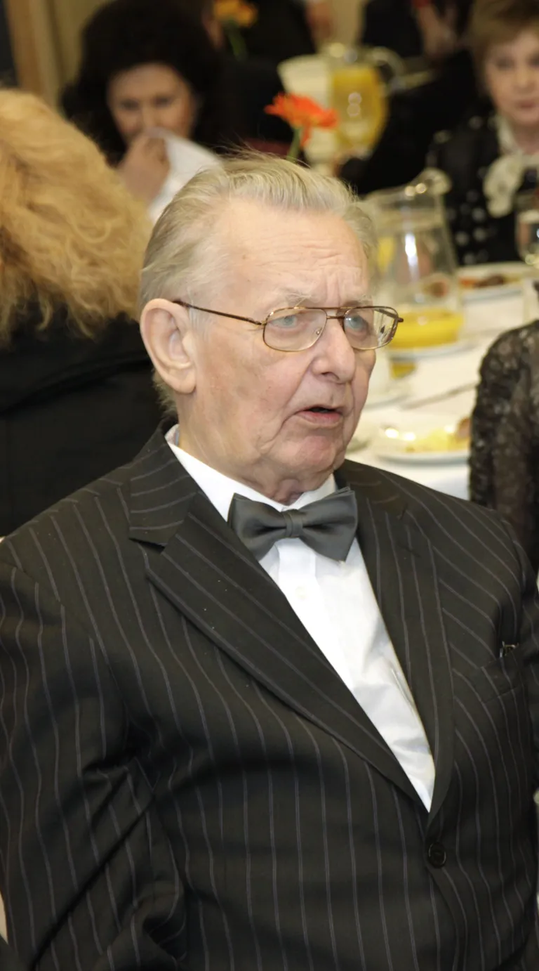 Kirjanik ja helilooja Enn Vetemaa suri märtsis 80-aastaselt.