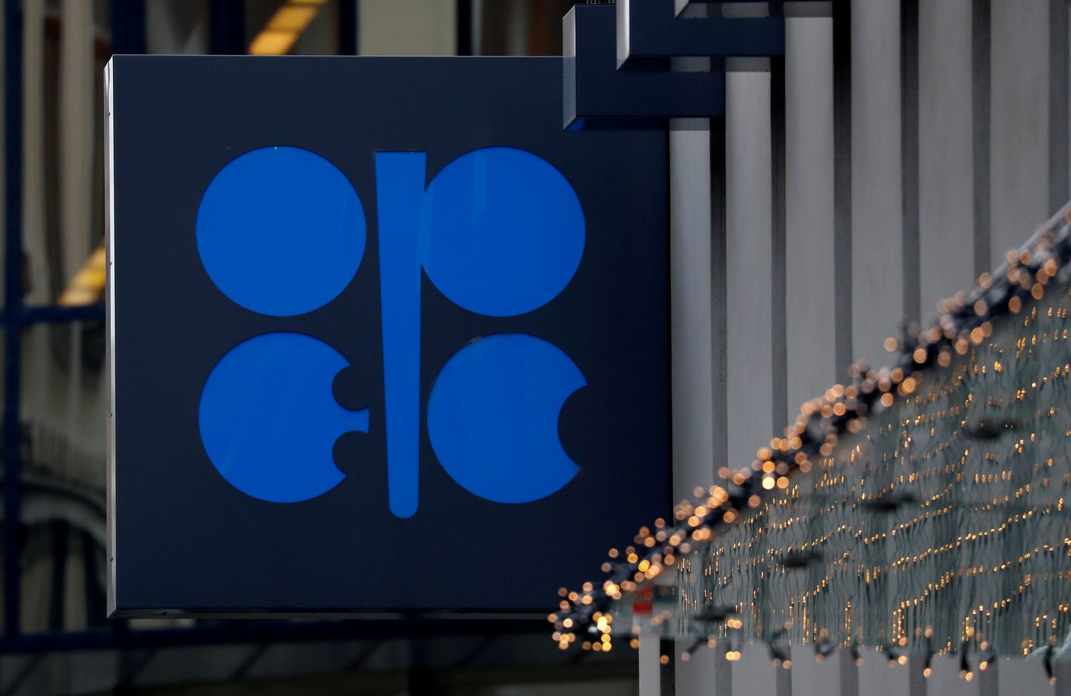 Naftat eksportivate riikide organisatsiooni (OPEC) logo väljaspool selle peakorterit Viinis.