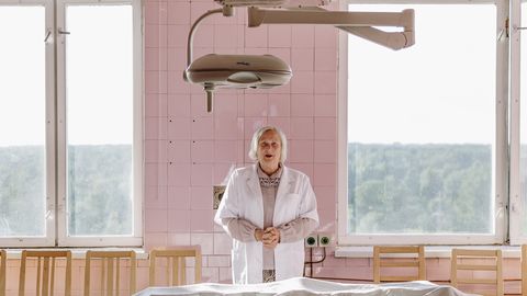 TEATER ⟩ Ühe maja sees rändab terve elu