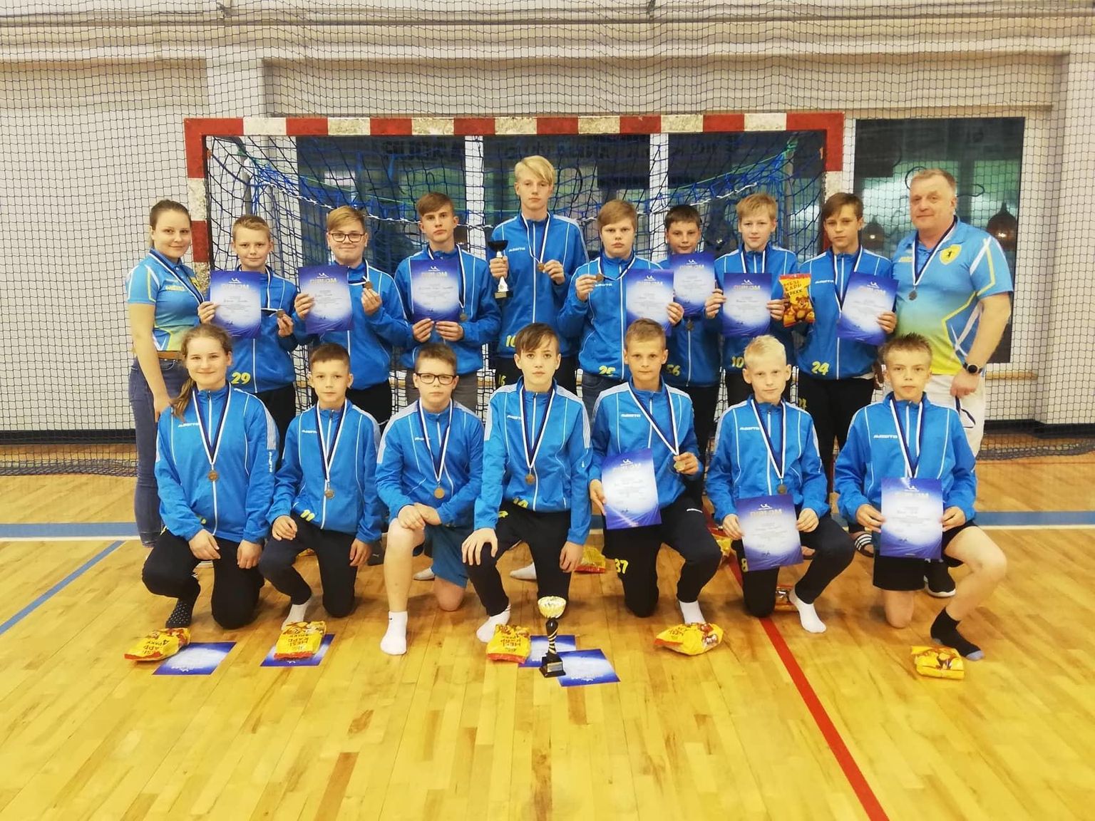 HC Pärnu/Rageri meeskond võitis käsipalli D-vanuseklassi Eesti meistrivõistlustel Põlva spordikooli ja HC Tallase järel pronksmedali.