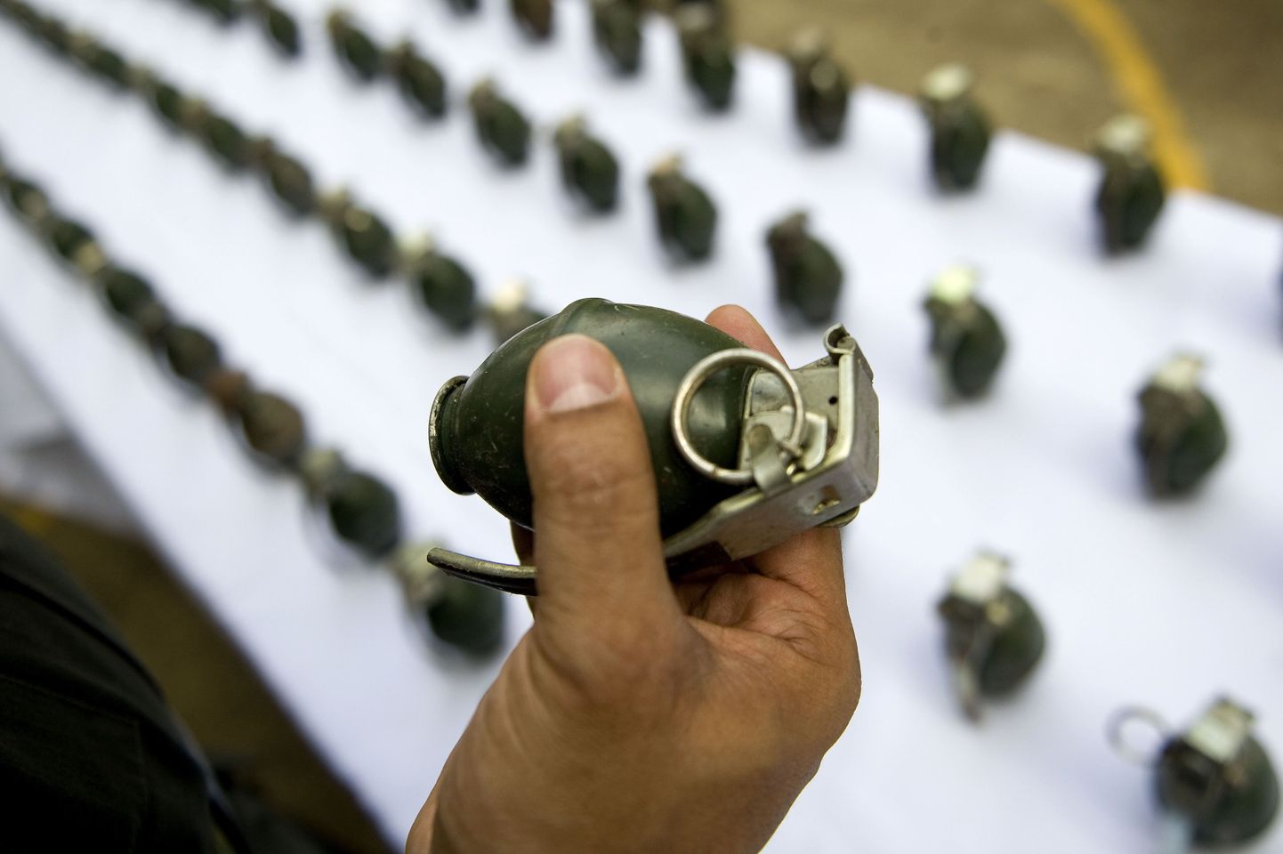 Paapua Uus-Guinea kinokülastajatel palutakse granaadid maha jätta