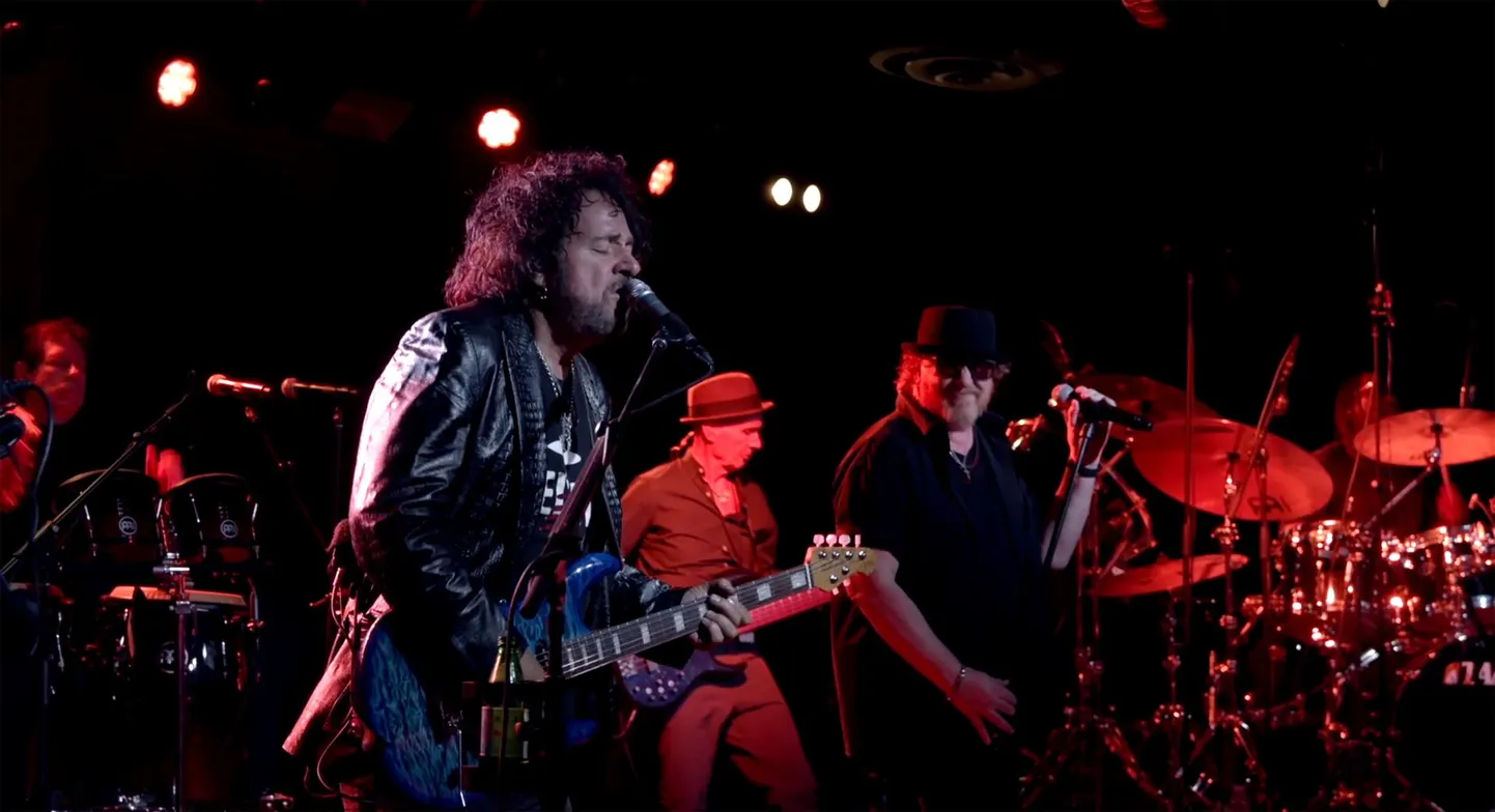 Toto. Esiplaanil Steve Lukather (vasakul) ja Joseph Williams.