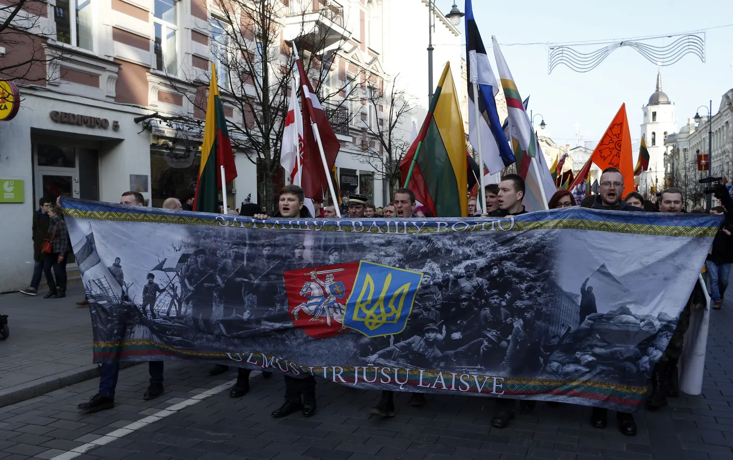 Leedu rahvuslaste marsist võttis osa umbes 1000 inimest.