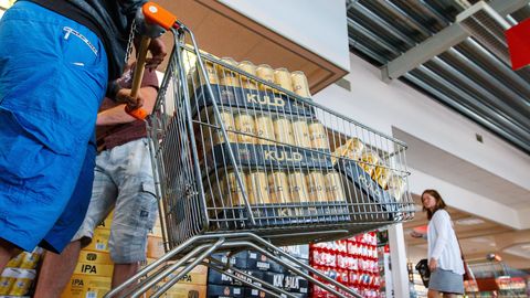 Неприятная новость для эстонских алкотуристов: спиртные напитки в Латвии скоро подорожают
