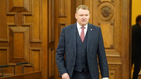 Tieslietu ministra Smiltēna birojam pievienojusies padomniece Anete Biķe