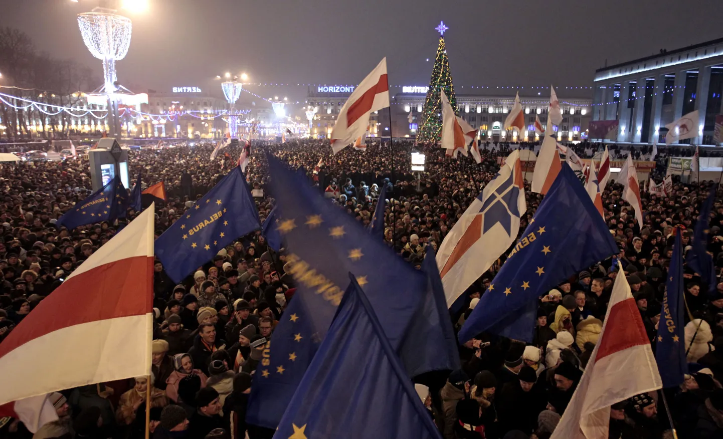 Митнг оппозиции в Минске в ночь с 19 на 20 декабря 2010 года.