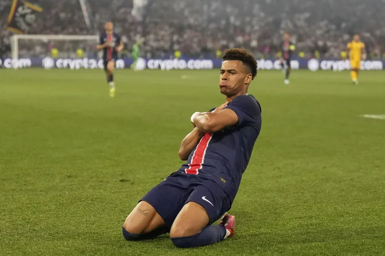 PSG 19aastane ääreründaja Desire Doue tähistab meeskonna 2:0 juhtim viinud väravat. Teismelise arvele jäid Meistrite liiga finaali esimesel poolajal resultatiivne sööt ja värav.