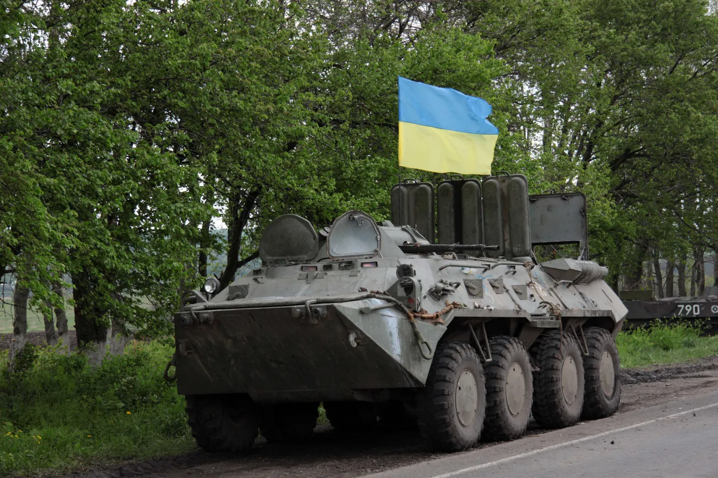Представителей «Самообороны Майдана» направят в регулярные подразделения МВД и Вооруженных сил Украины.