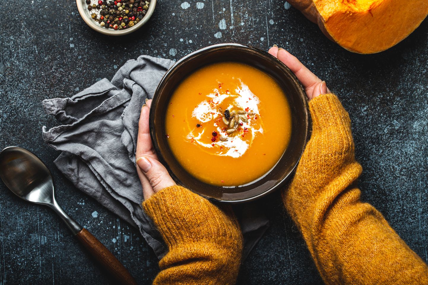 Тыквенный суп в холодное время года - хорошая еда! Иллюстративное фото