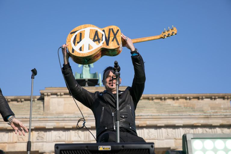 Mitu saksa muusikut ja kuulsust osalesid 20. märtsil Berliinis toimunud suurel sõjavastasel protestikontserdil.
