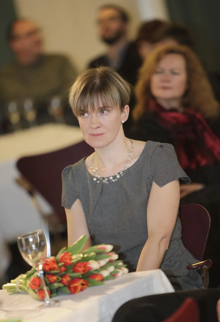 Maarja Kangro 2011. aastal proosapreemia laureaadina Eesti Kultuurkapitali Kirjanduse Sihtkapitali aastapreemiate üleandmisel.