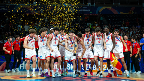 Španija osvojila naslov evropskega prvaka do 18 let, Valdis Valters v idealni postavi