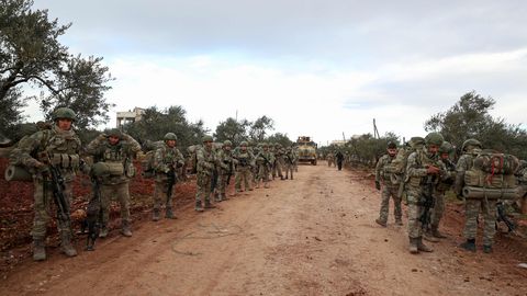 Idlibis hukkus Süüria režiimivägede tules viis Türgi sõdurit