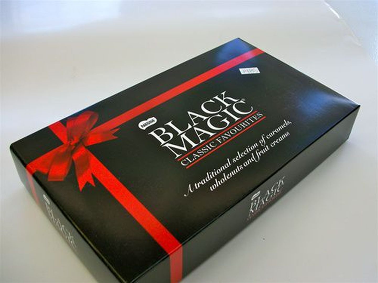 Nestle Black Magic šokolaadikarp.