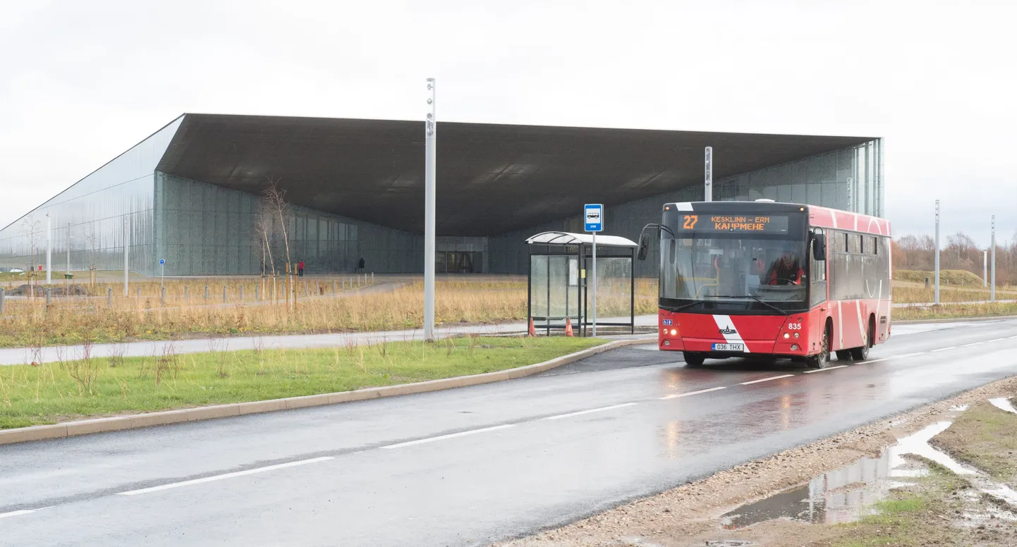 Number 27 buss ERMi peatuses.