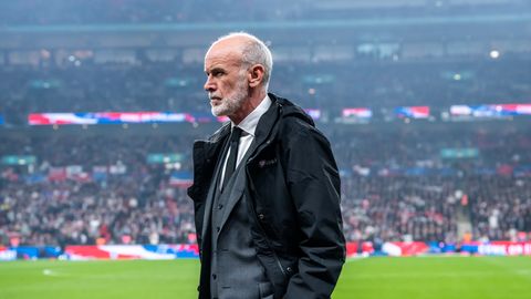 Nikolato turpinās vadīt Latvijas futbola izlasi