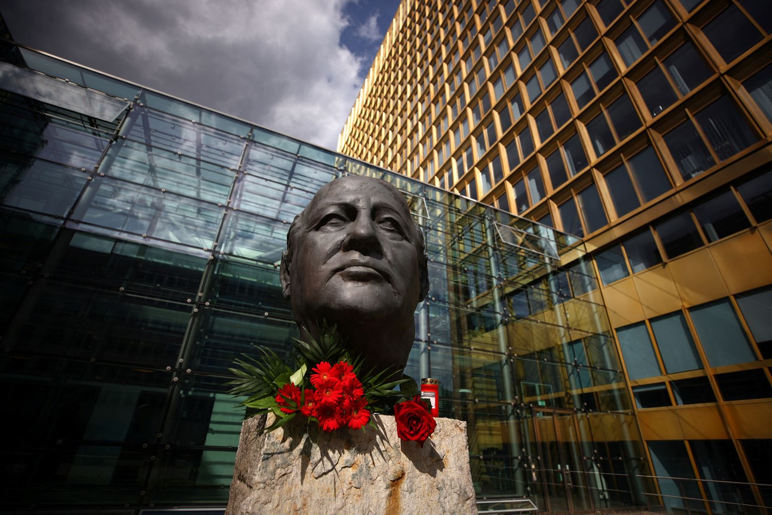 Mihhail Gorbatšovi büst Berliinis. Foto on illustratiivne.