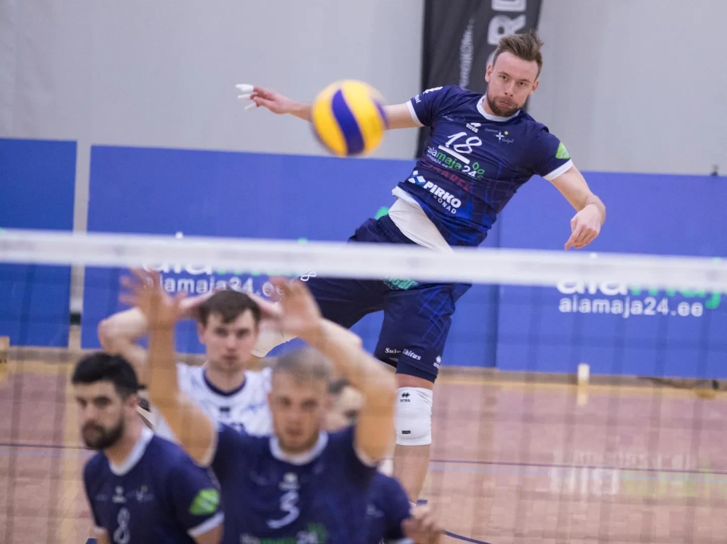 Siim Põlluäär (number 18).