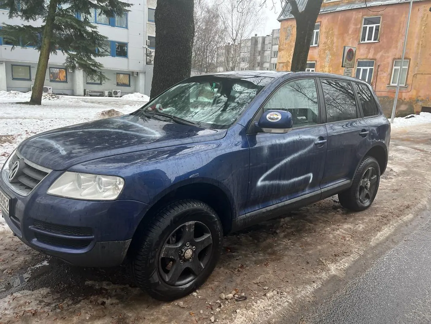 В Риге автомобиль из Twitter-конвоя расписали буквой Z