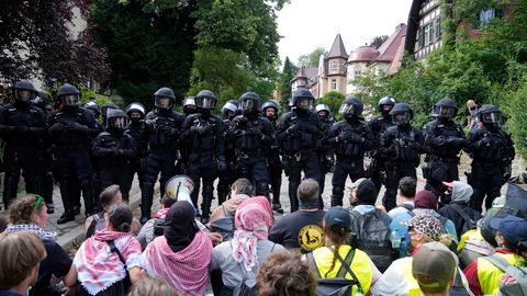Saksamaal toimusid massilised protestid paremäärmusliku AfD partei kongressi vastu