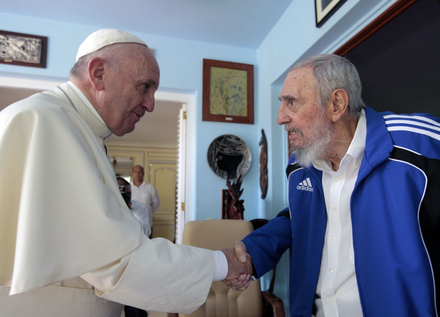 Paavst Franciscus kohtus pühapäeval Havannas 89-aastase Kuuba eksliidri Fidel Castroga