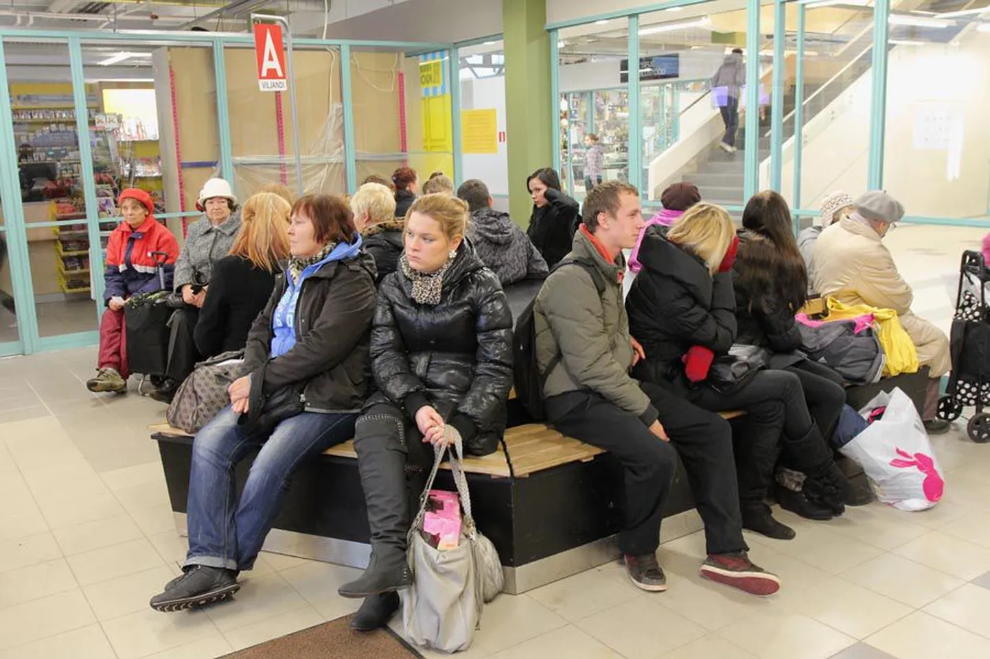 Tipptunnil ei pruugi Viljandi bussijaamas vaba istekohta leida.