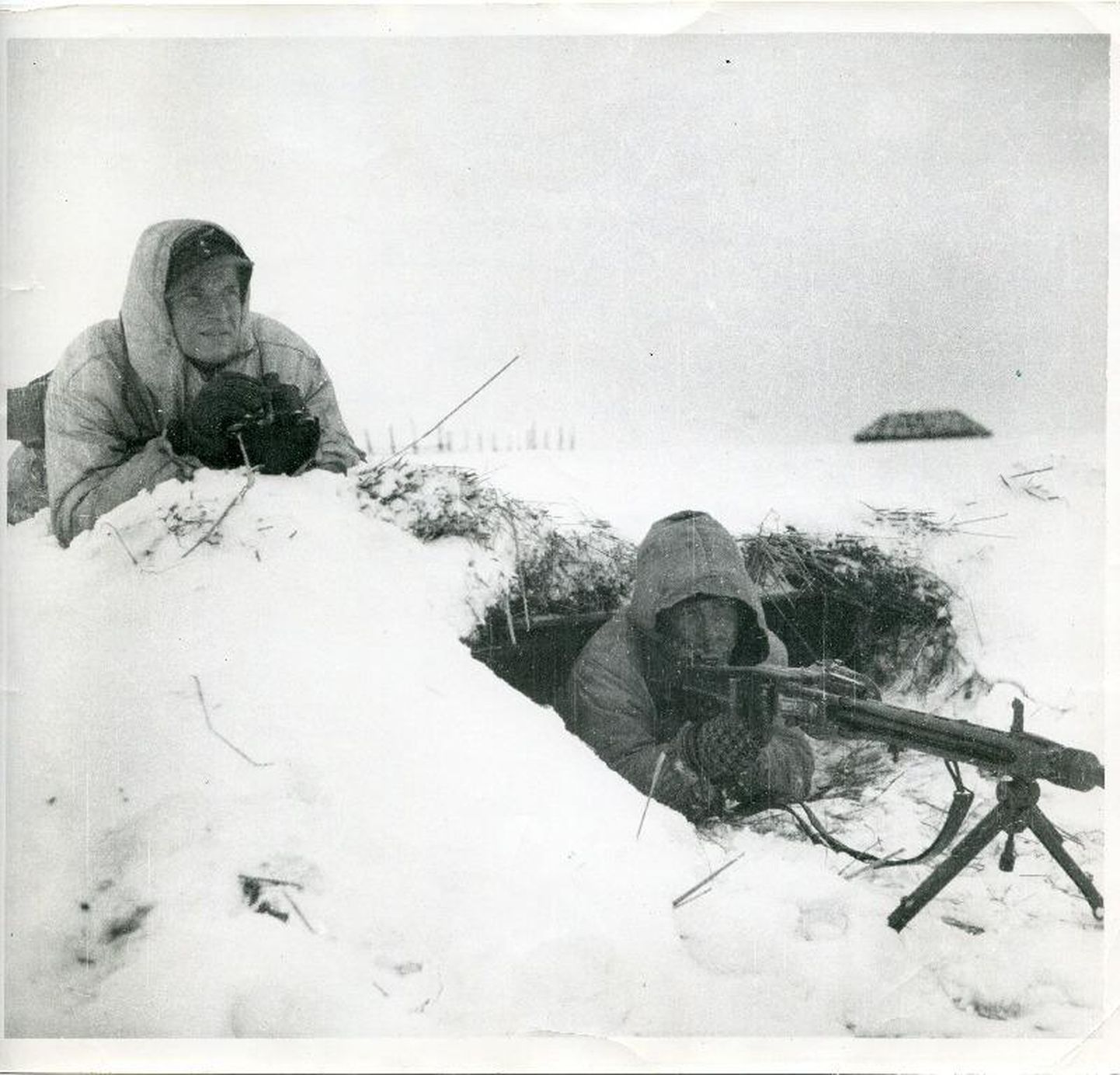 Saksa mundris Eesti mehed üritavad 1944. aasta talvel Krivasoos peatada Punaarmee edasitungi Eestisse.