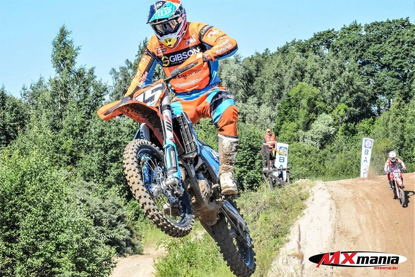 Paikuse motoklubi raudvara Aivo Rabbi kihutas Saku-Männiku krossirajal seenioride esimese auhinna vääriliselt.