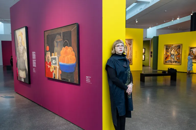 Kristi Kongi (pildil) ja Kaarel Eelma ruumikujundus teeb näituse terviklikuks