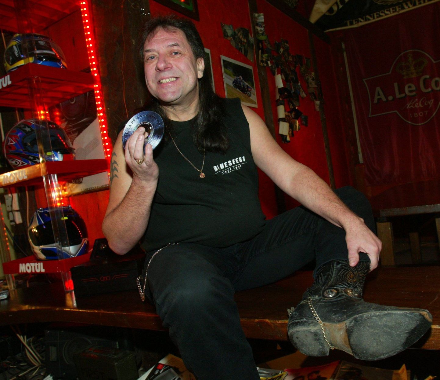 Gunnar Graps oma 2004. aastal valminud plaadiga „Rajalt maas".